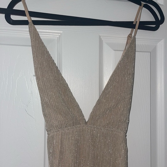 Hailee High Slit Maxi Dress in Champagne
superdown (small) - Picture 9 of 10